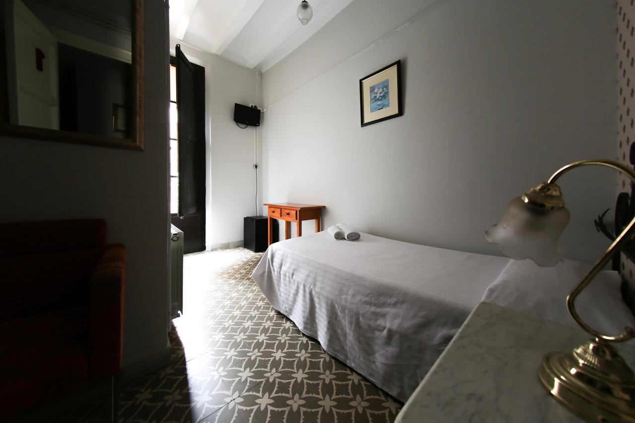 Hostal Santa Teresa Reus Exterior photo